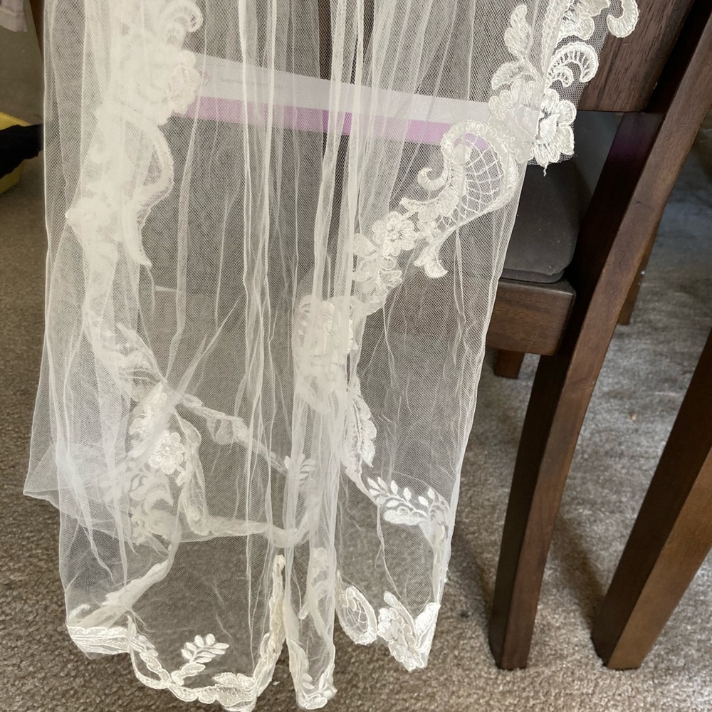 Wedding lace veil ivory